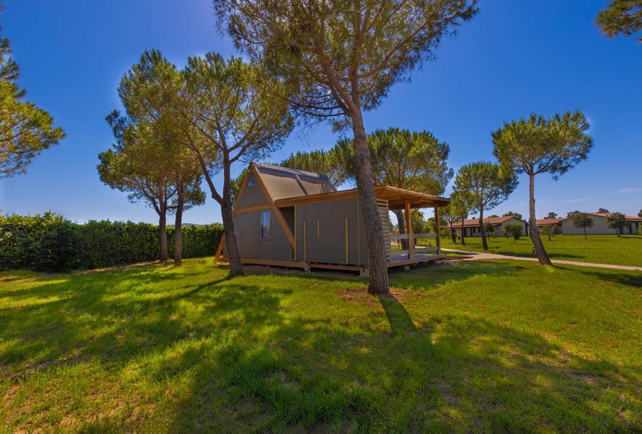מלון פיומבינו Glamping Gli Etruschi מראה חיצוני תמונה