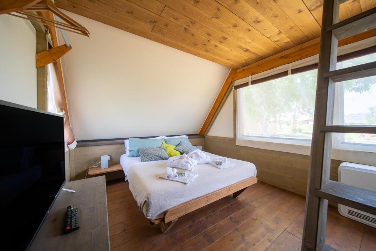 מלון פיומבינו Glamping Gli Etruschi מראה חיצוני תמונה