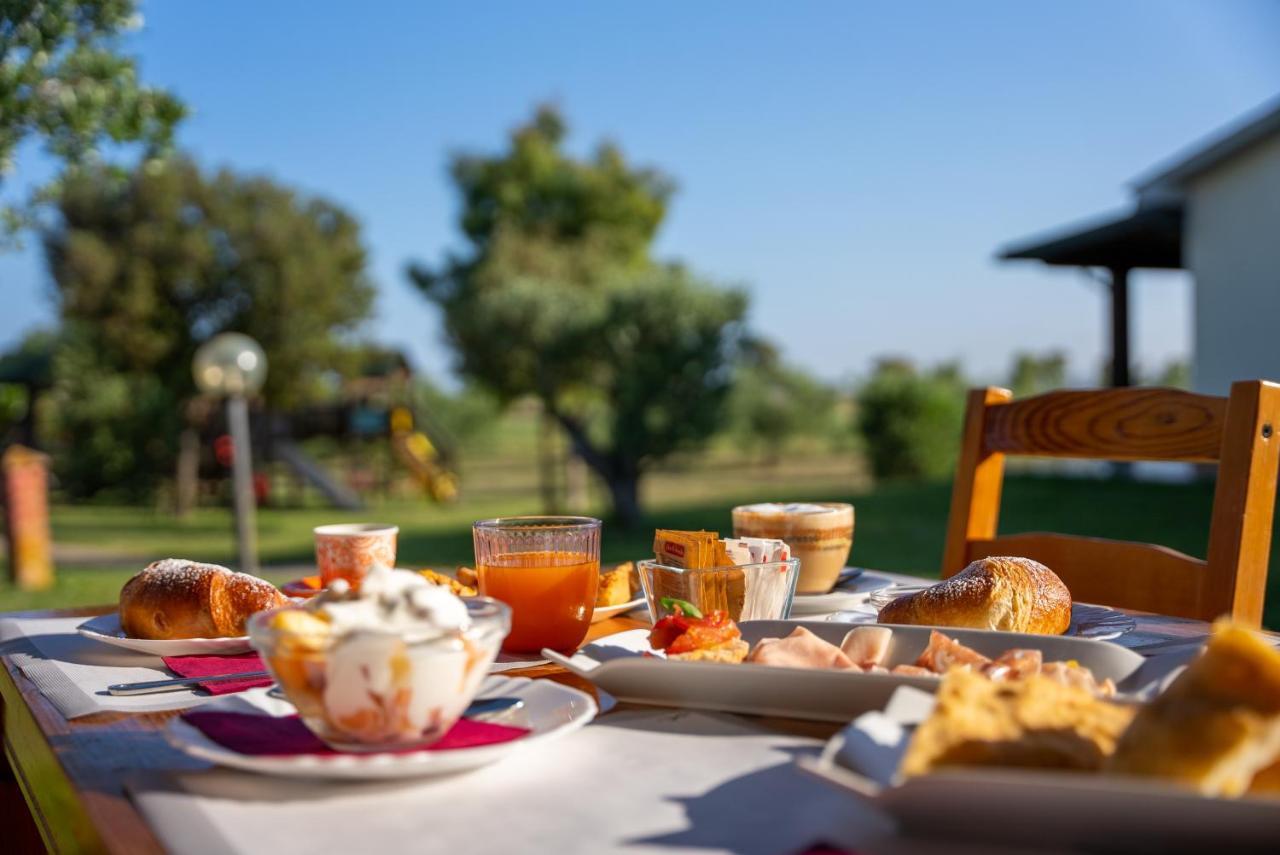 מלון פיומבינו Glamping Gli Etruschi מראה חיצוני תמונה