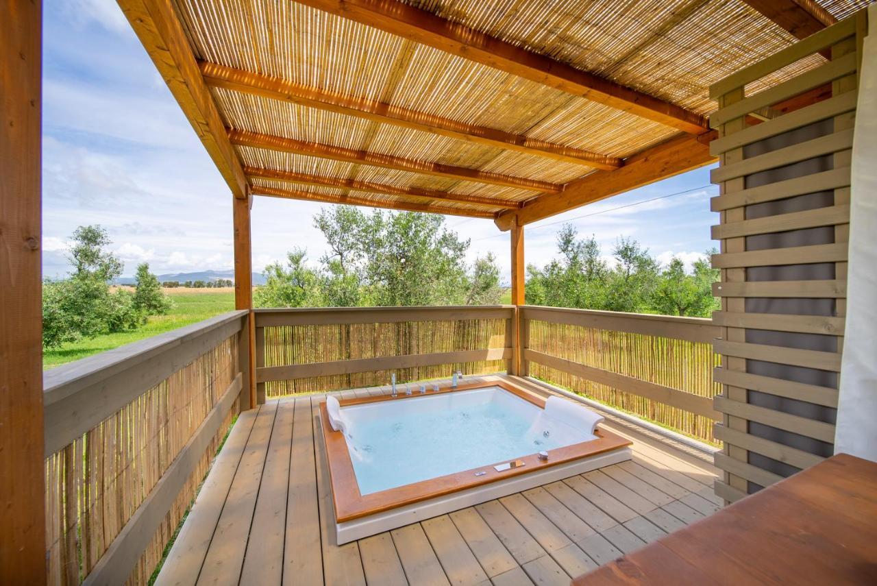 מלון פיומבינו Glamping Gli Etruschi מראה חיצוני תמונה
