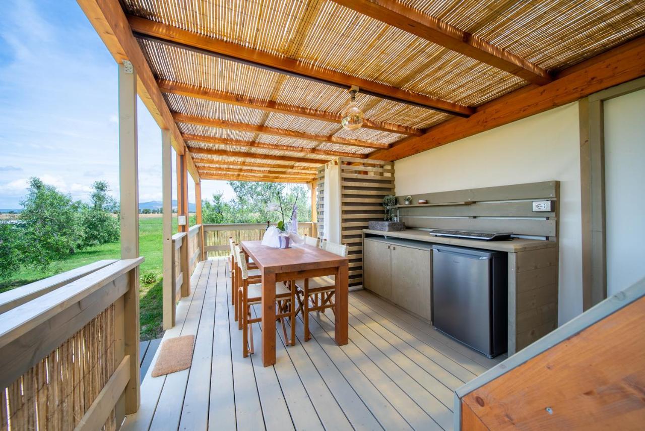 מלון פיומבינו Glamping Gli Etruschi מראה חיצוני תמונה